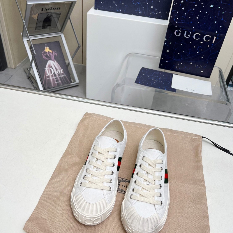 G*u*i casual shoes